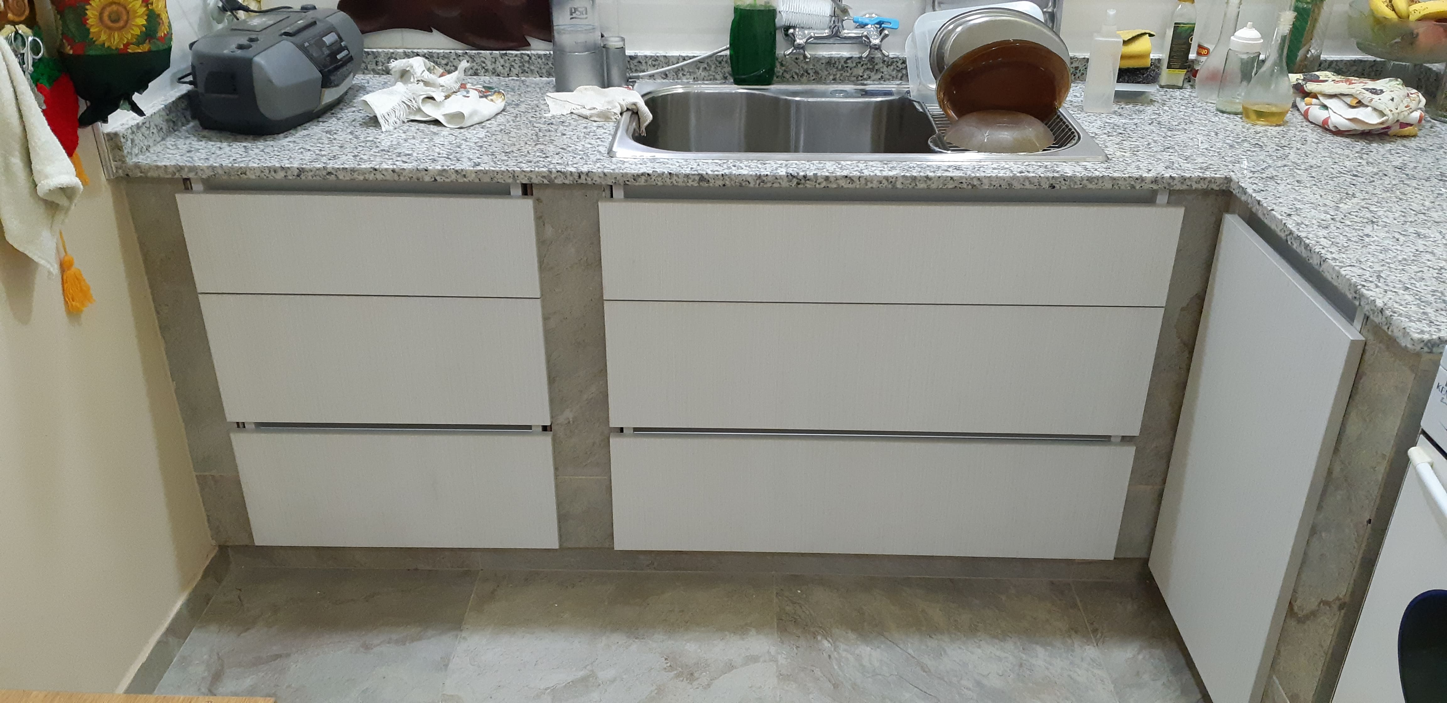 Alacenas y bajo mesadas en melamina EGGER color roble