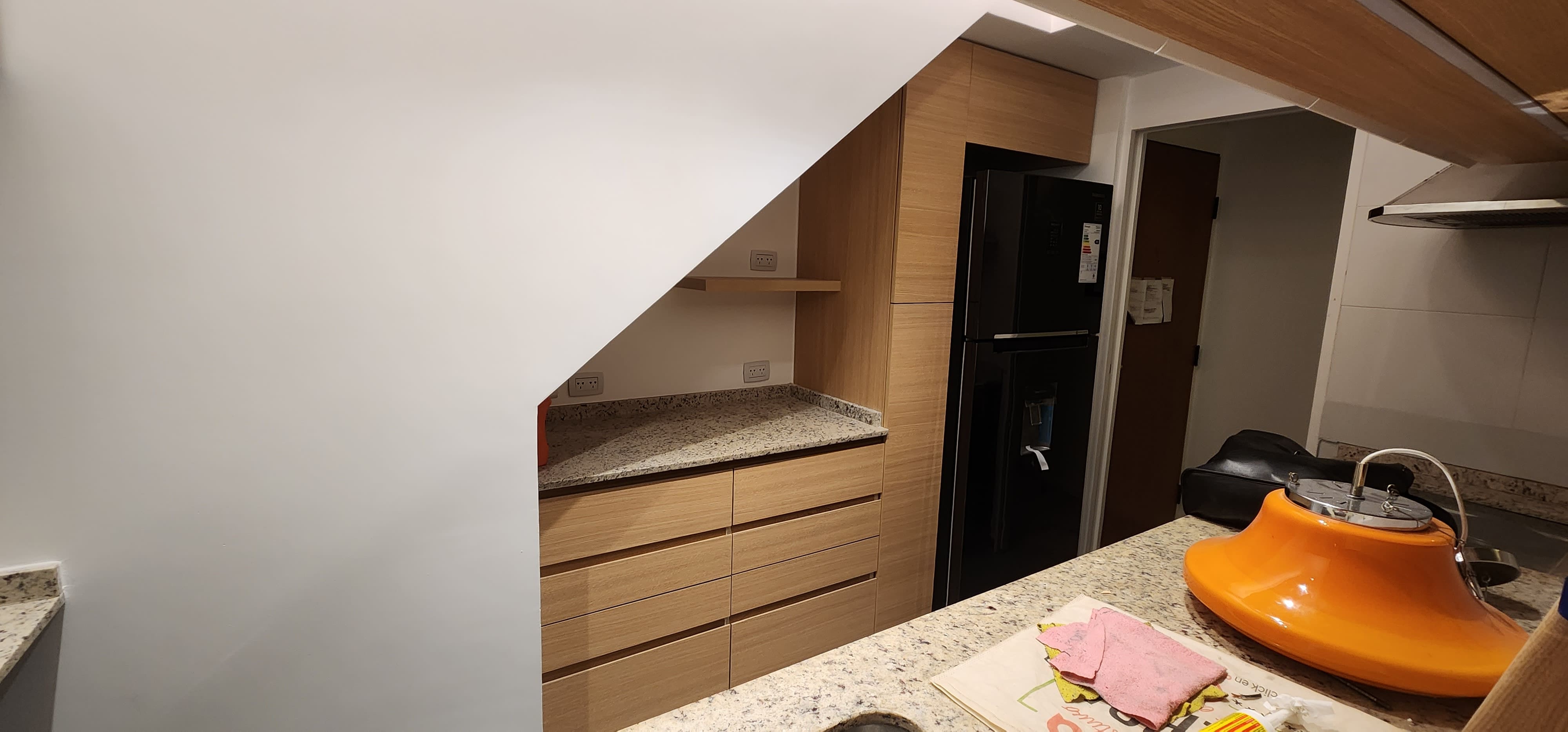 Muebles de cocina con terminación enchapada premium