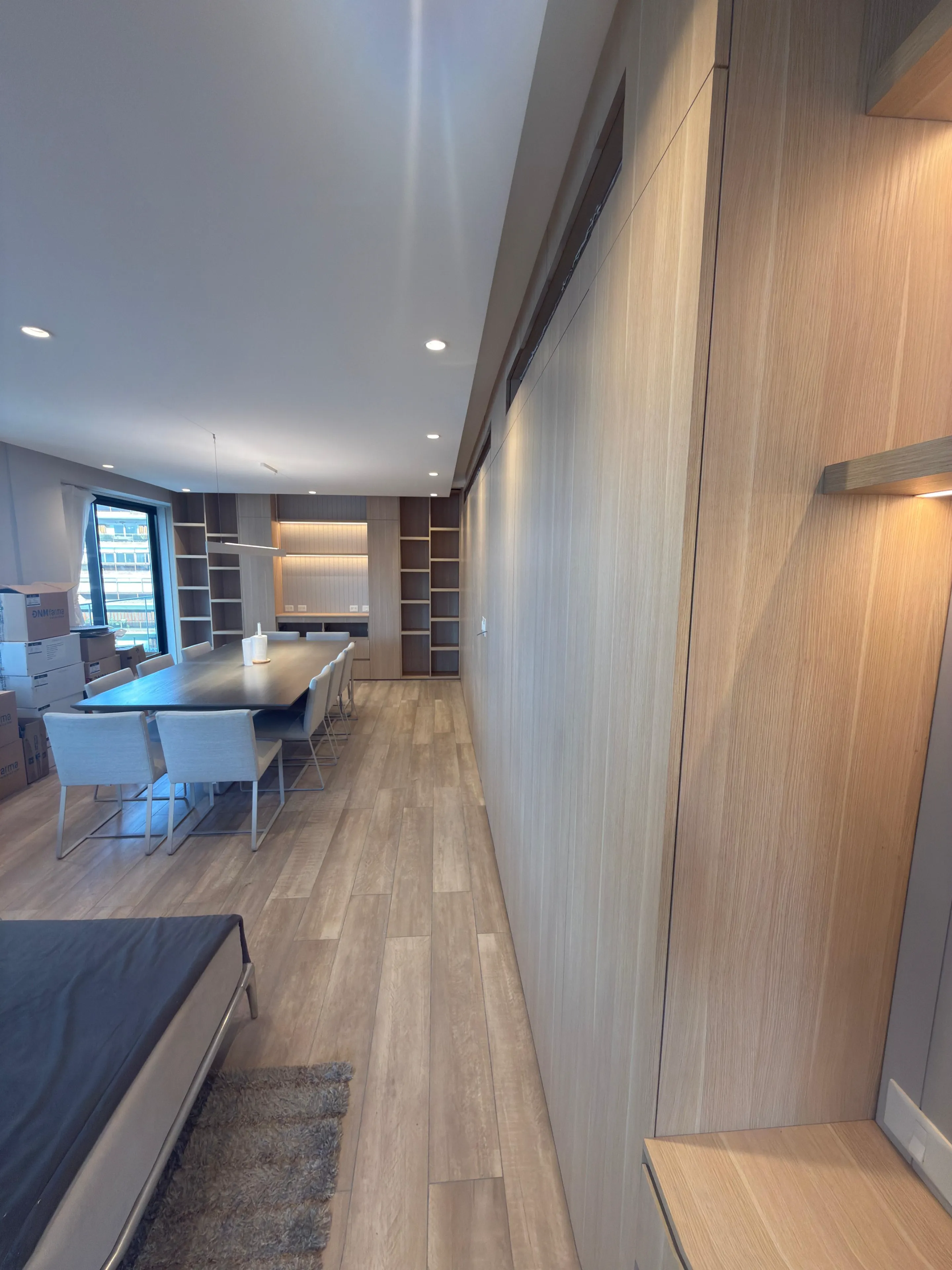 Mueble TV completo con revestimiento de pared y nicho empotrado